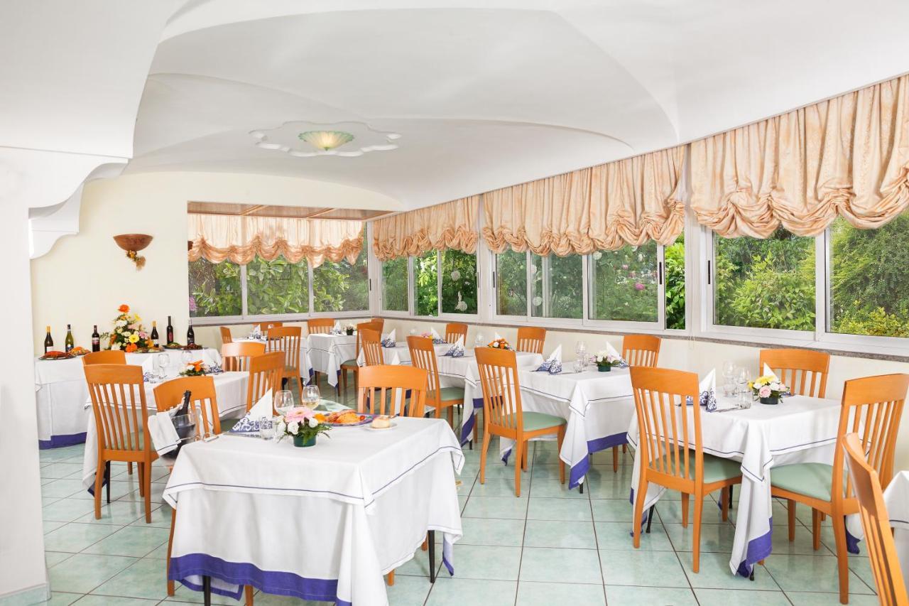 Hotel Villa Sirena - Thermae & Spa Ischia Bagian luar foto