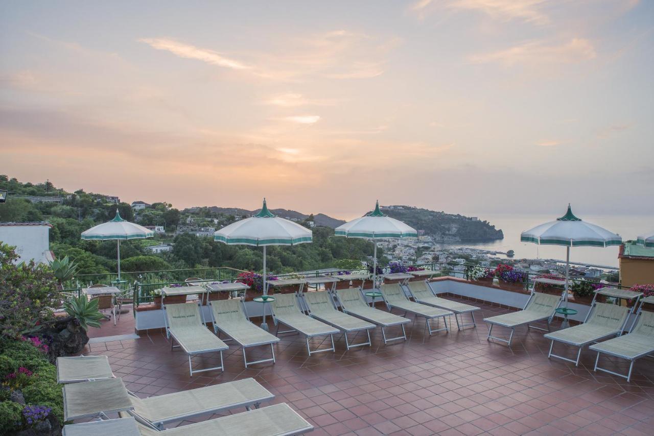 Hotel Villa Sirena - Thermae & Spa Ischia Bagian luar foto