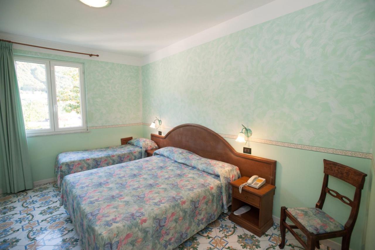 Hotel Villa Sirena - Thermae & Spa Ischia Bagian luar foto