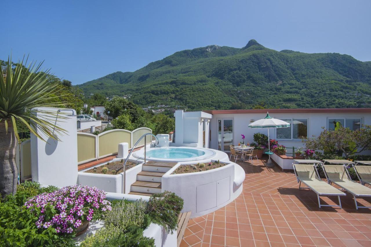 Hotel Villa Sirena - Thermae & Spa Ischia Bagian luar foto