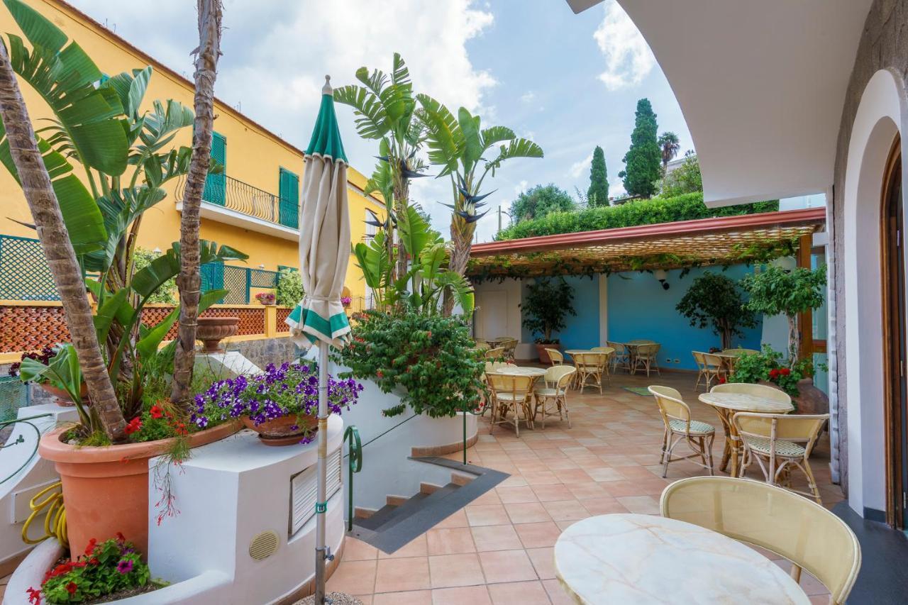 Hotel Villa Sirena - Thermae & Spa Ischia Bagian luar foto